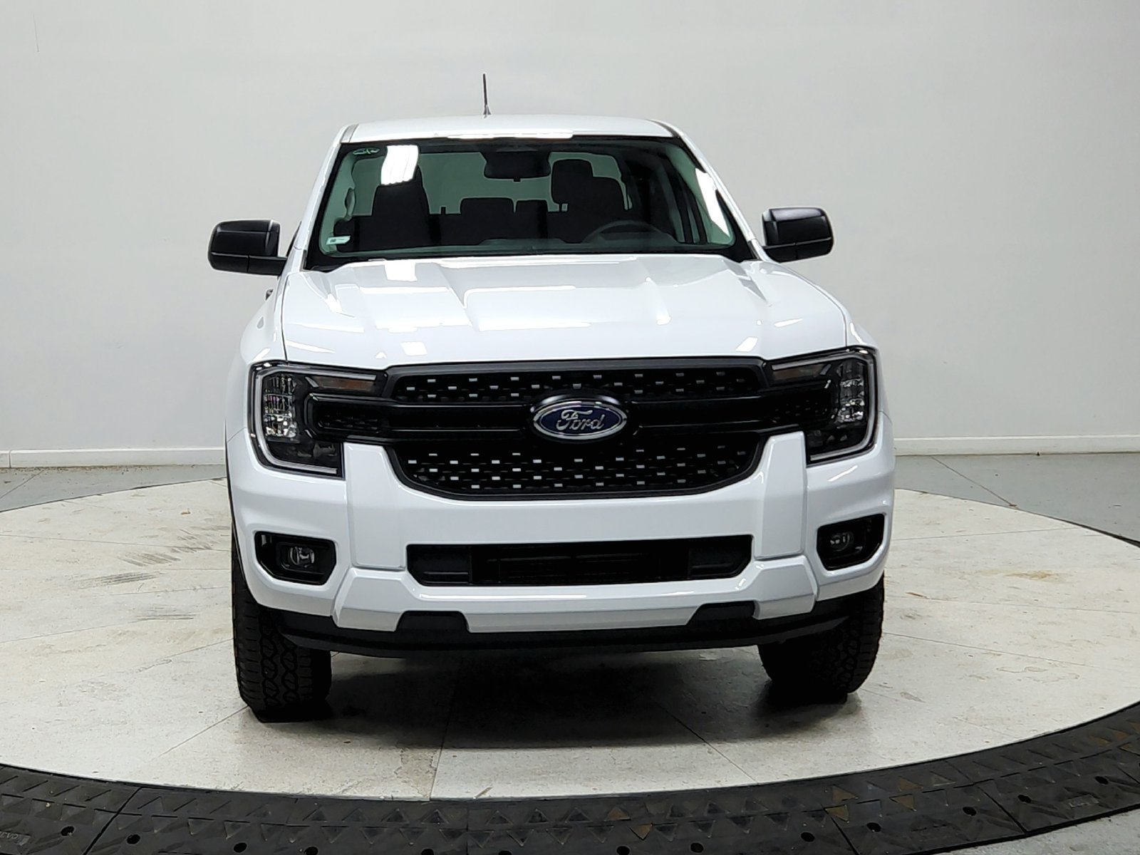 New 2026 Oxford White Ford XL image 3