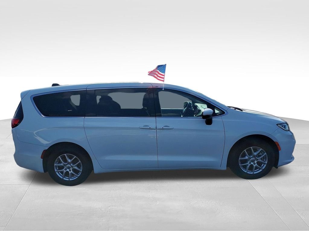Used 2023 White Chrysler Touring L image 6