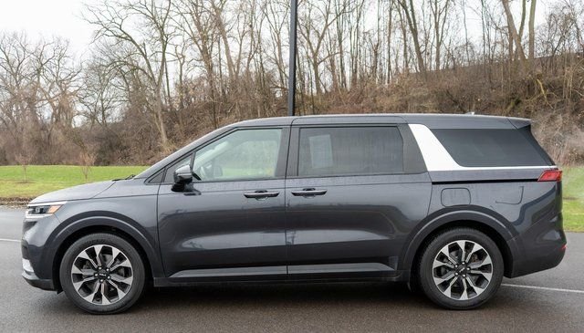 Used 2024 Gray Kia EX image 9