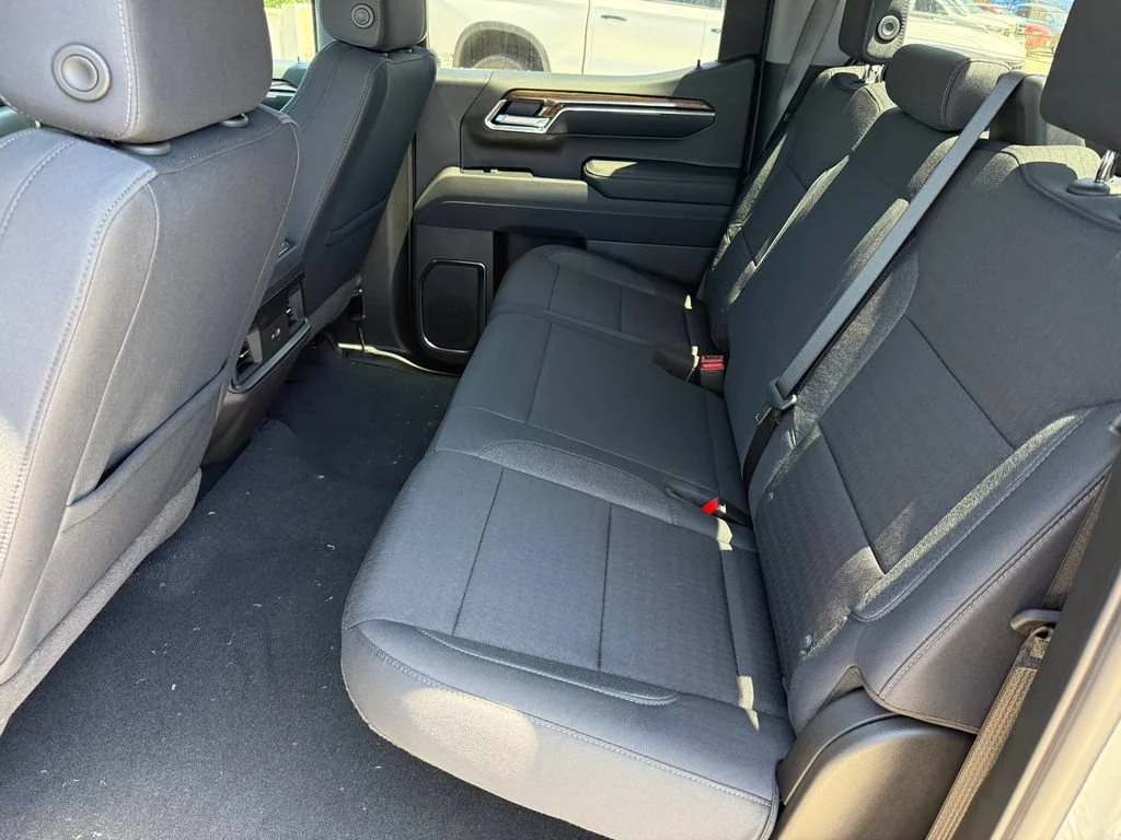 2026 Chevrolet Silverado 1500 LT - Photo 9