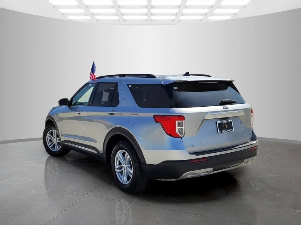 Used 2023 Iconic Silver Met Ford XLT image 6