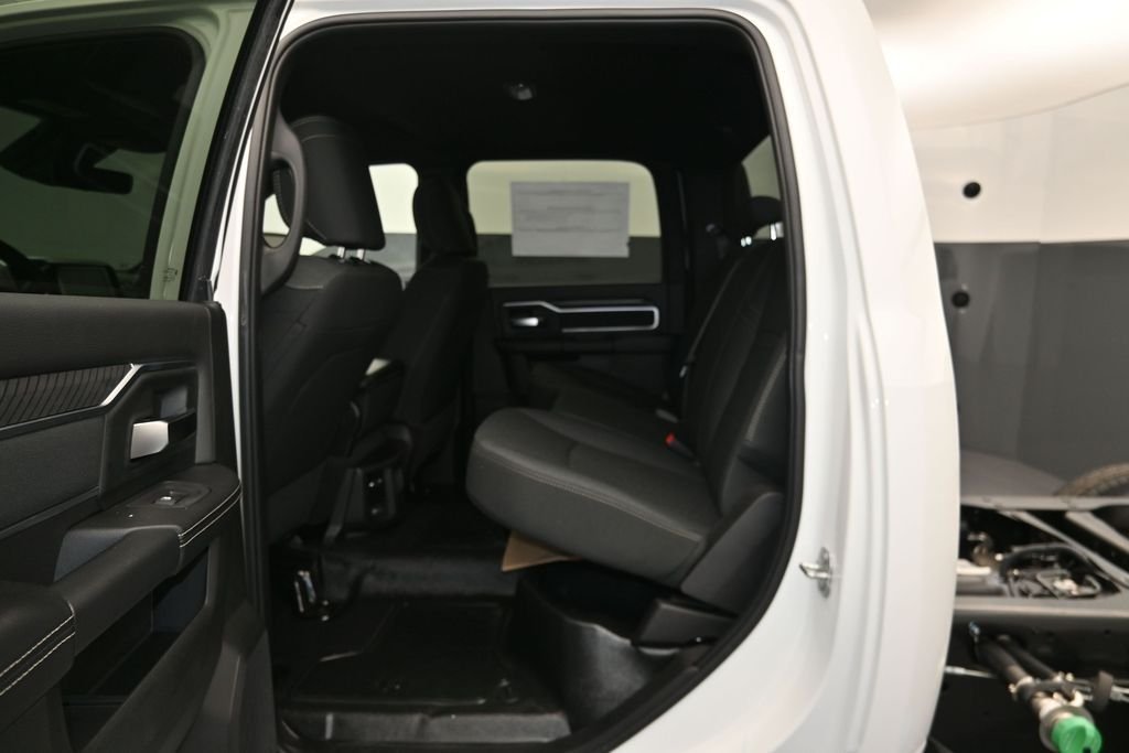New 2026 Bright White Clearcoat RAM Tradesman image 14