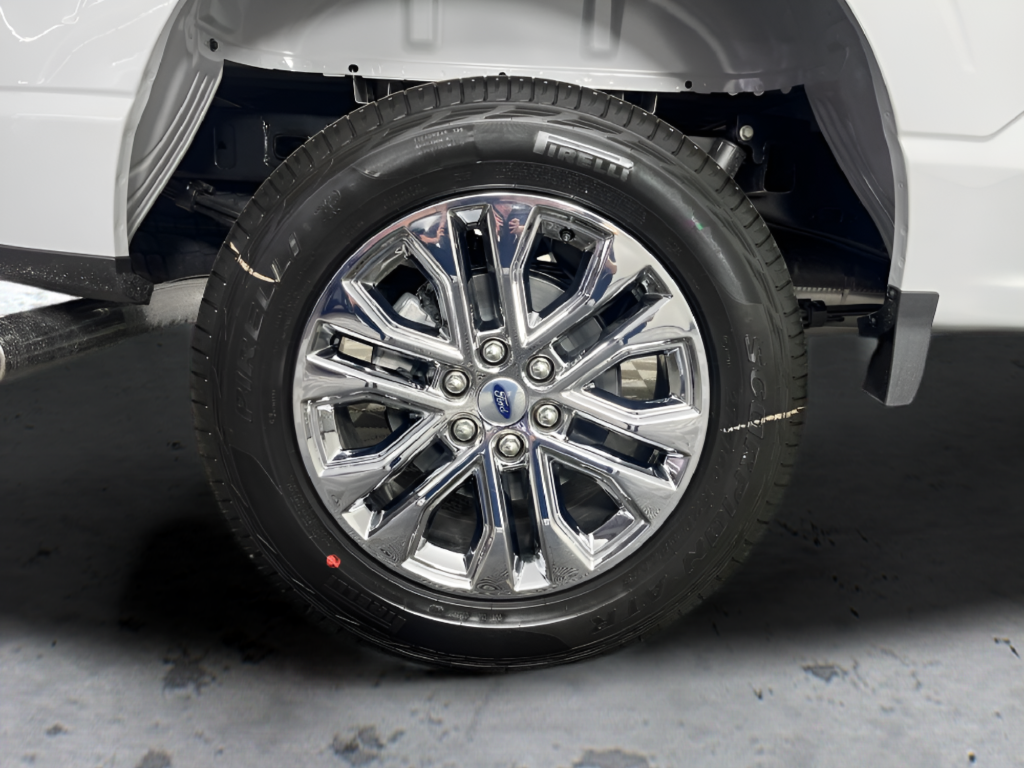 New 2026 White Ford XLT image 15
