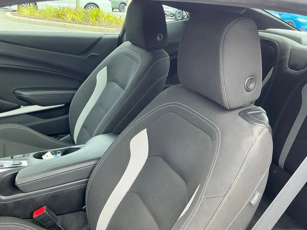 Used 2023 White Chevrolet 1LT image 28