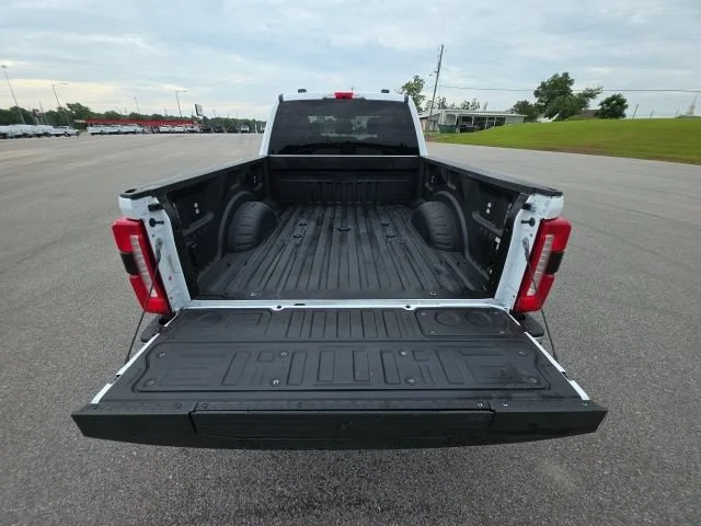 Used 2025 White Ford XL image 32