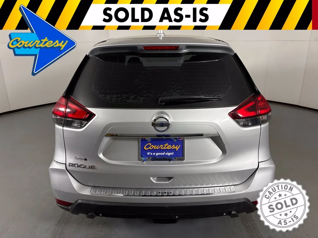 Used 2017 Silver Nissan S image 7