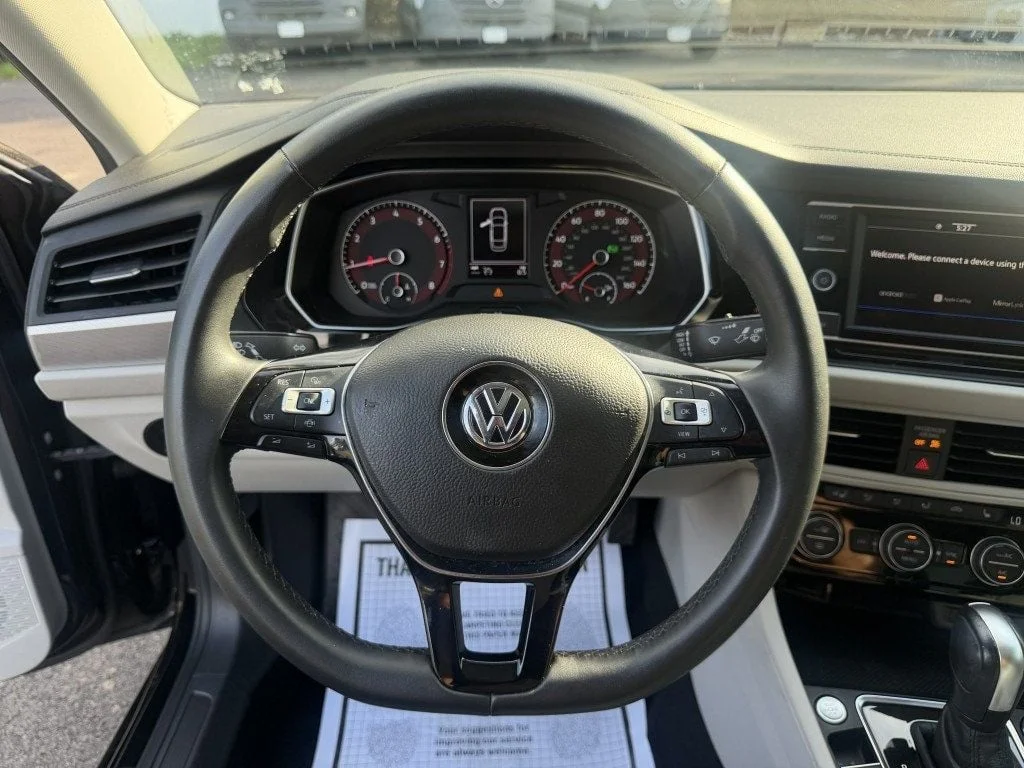 Used 2020 Black Uni Volkswagen SE Automatic image 11
