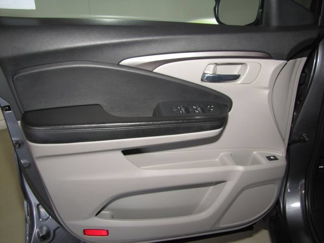 Used 2020 Gray Honda LX image 10