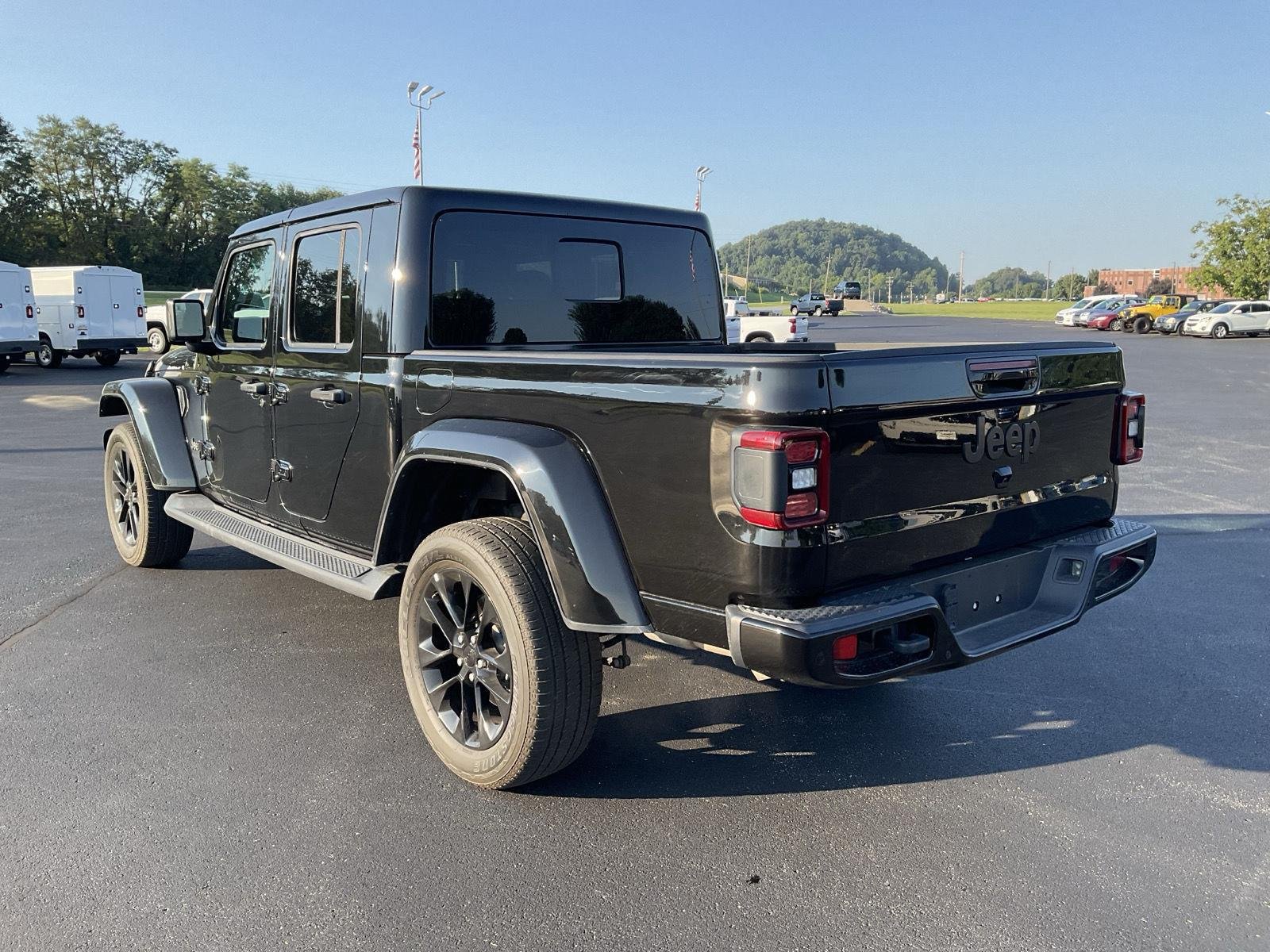 Used 2023 Black Clearcoat Jeep High Altitude image 8