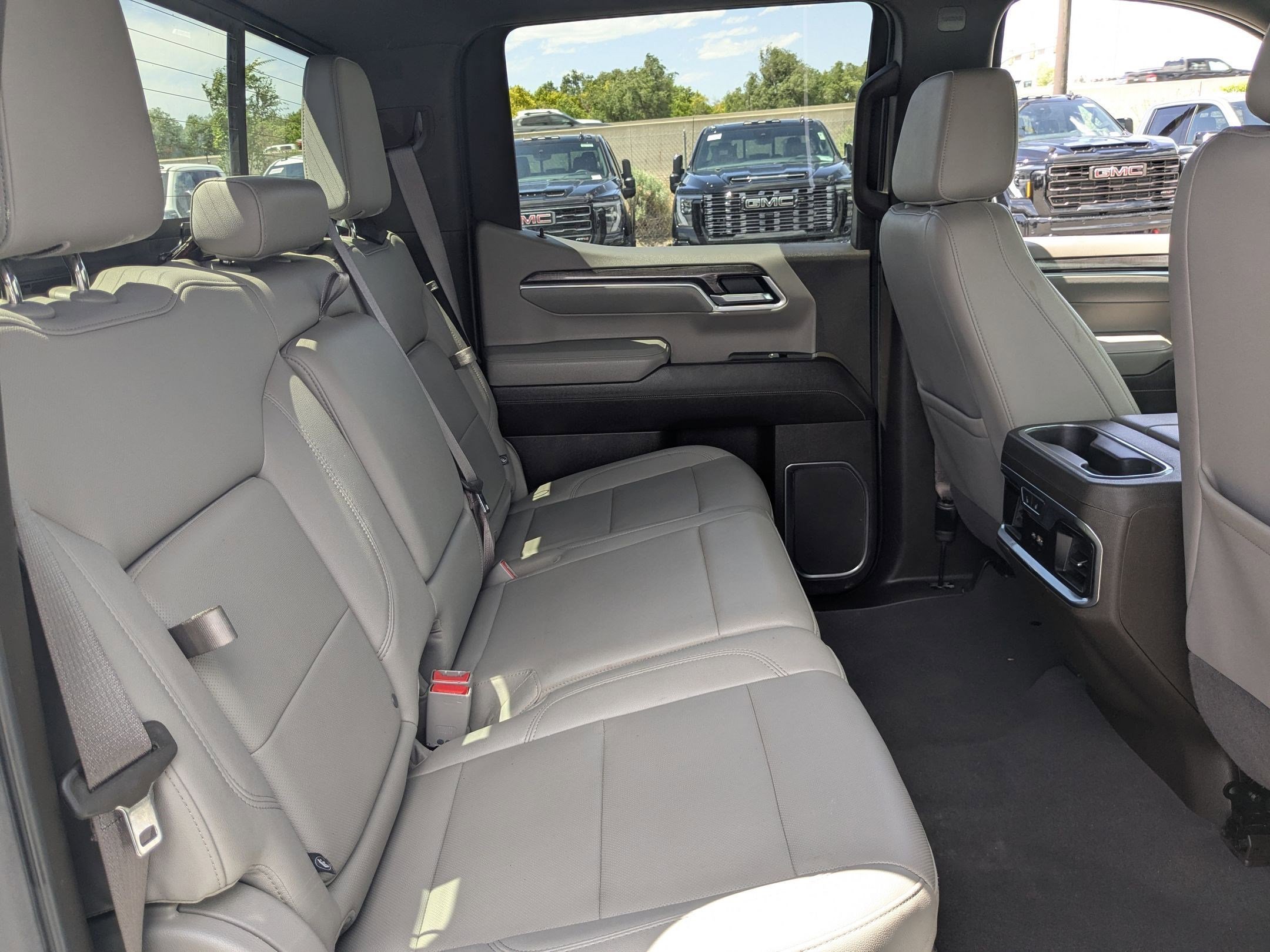 Used 2022 Summit White Chevrolet LTZ image 27
