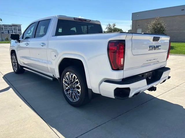 Used 2023 White Frost Tricoat GMC Denali Ultimate image 8