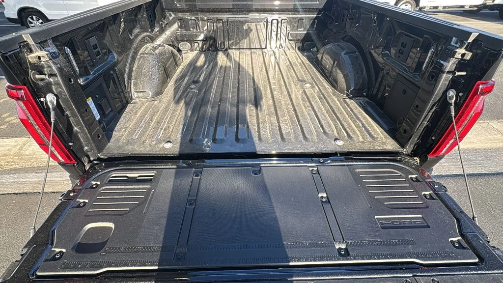 New 2025 Agate Black Metallic Ford Raptor® image 17