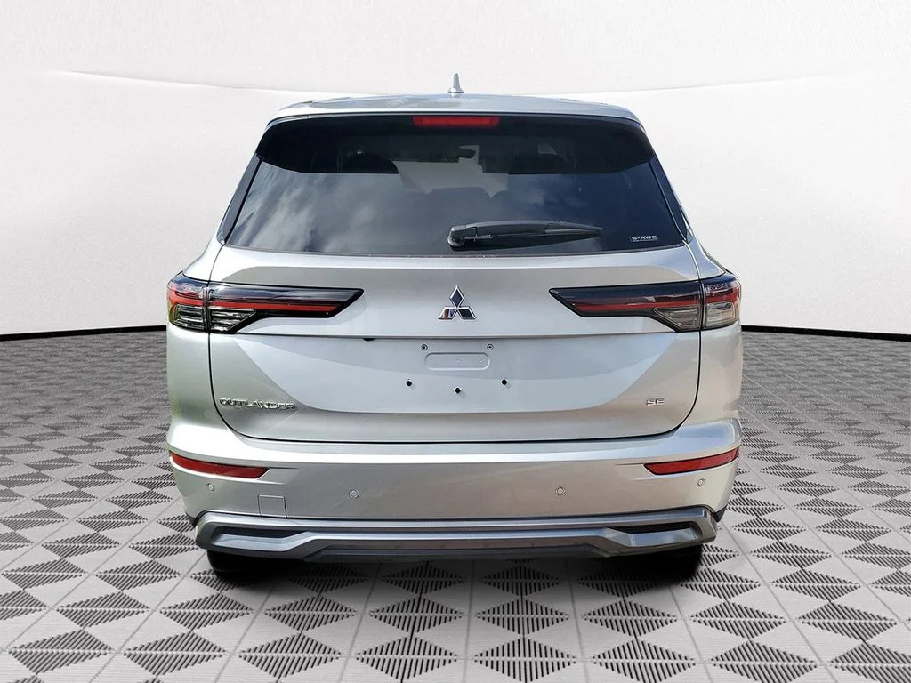 2025 Mitsubishi Outlander SE - Photo 5