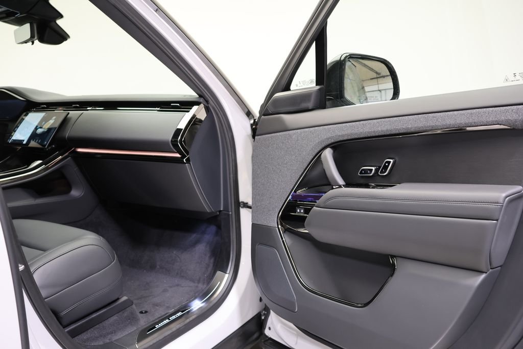 New 2026 Borasco Grey Land Rover Dynamic SE image 37