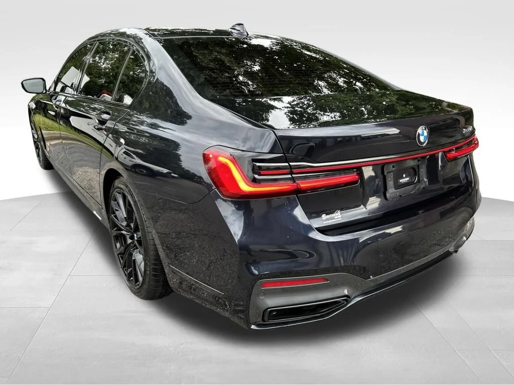 Used 2021 Black BMW 740i image 3