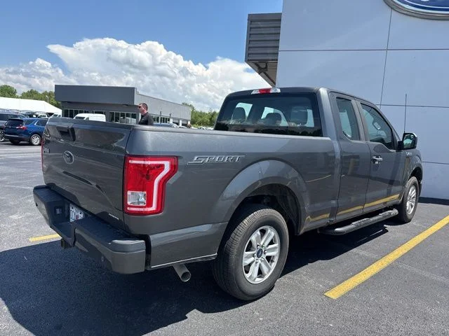 Used 2015 Magnetic Metallic Ford XL image 4