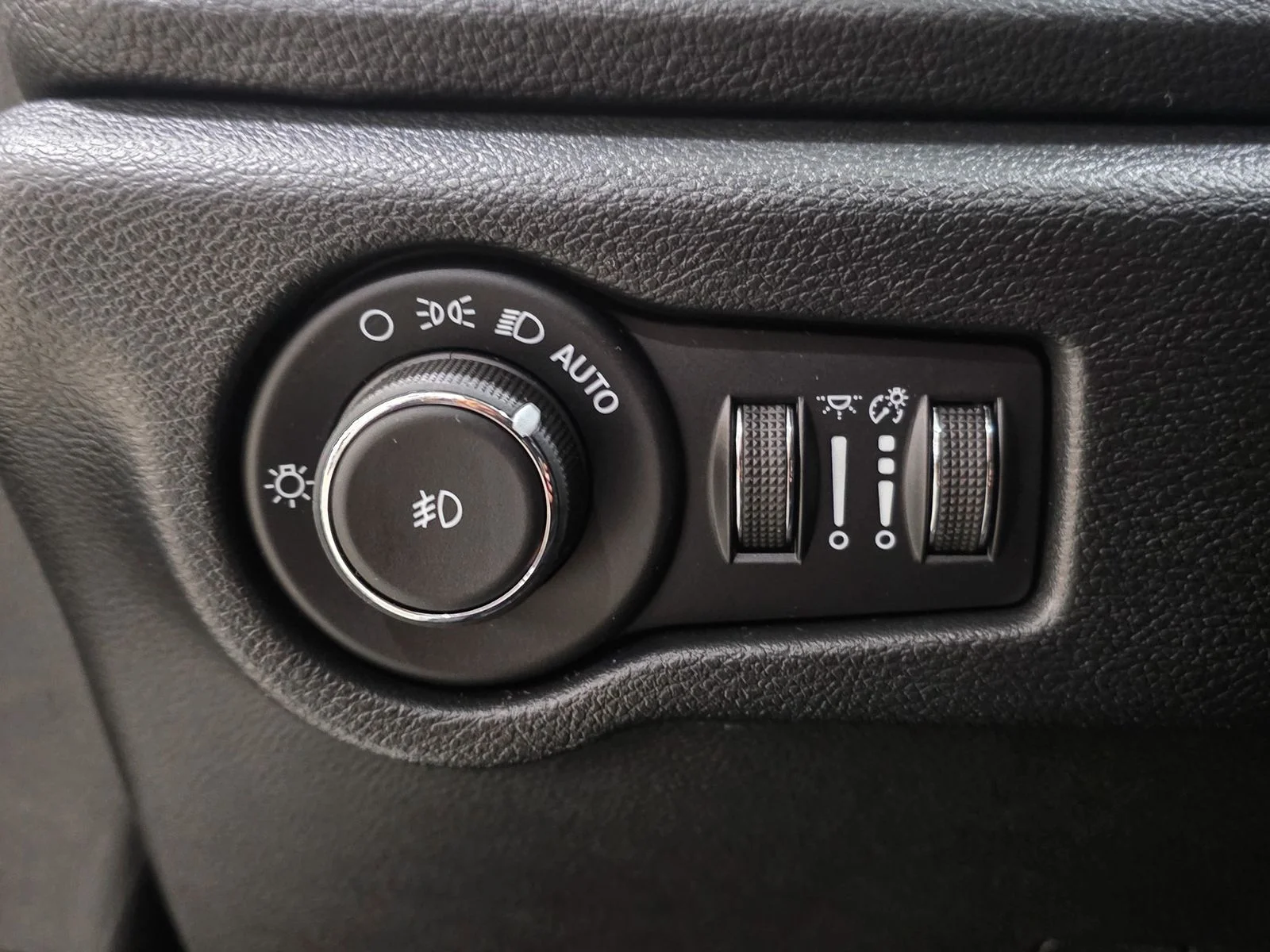 2026 Chrysler Pacifica Select - Photo 26