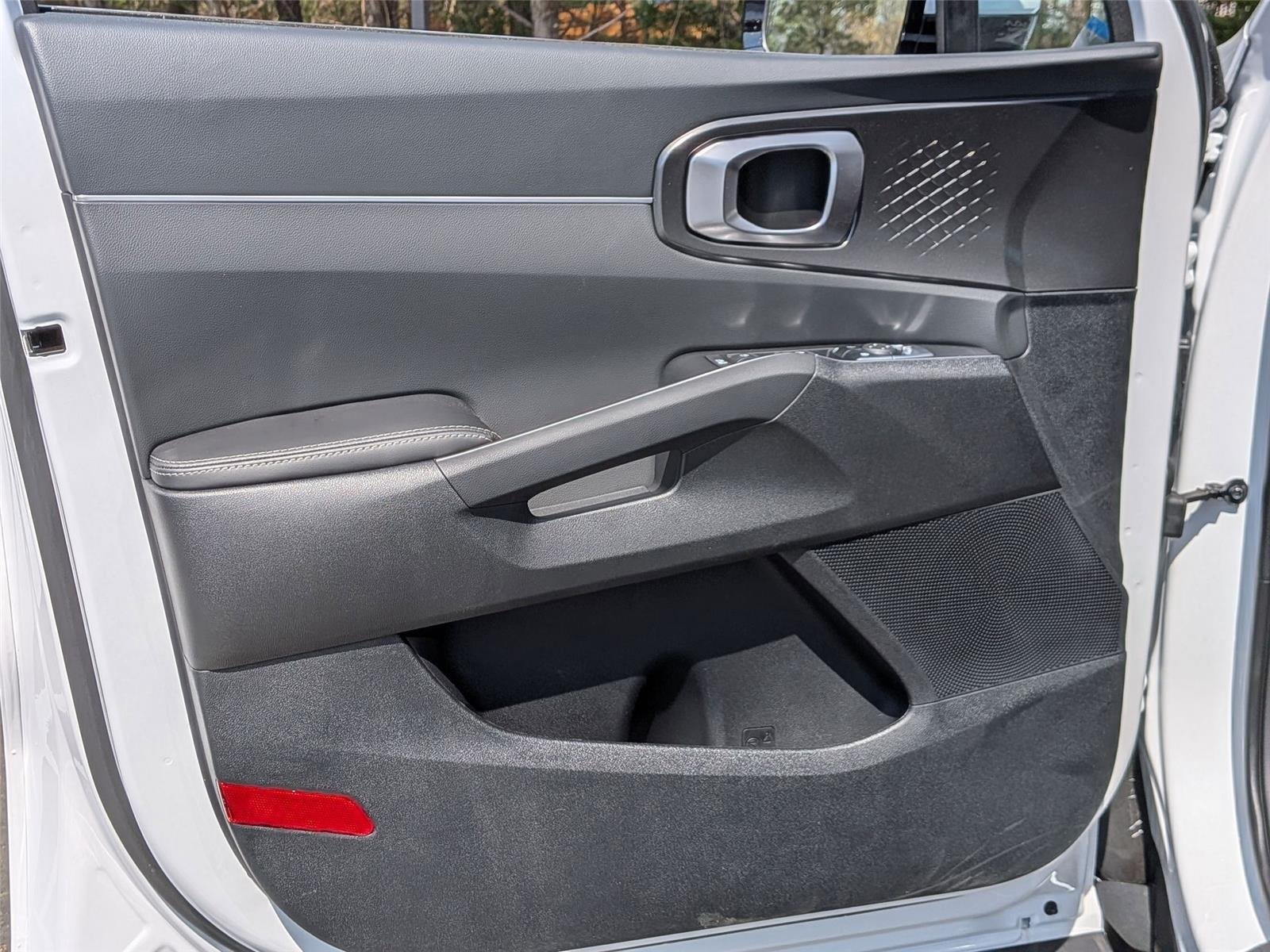 New 2026 Glacial White Pearl Kia LX image 12