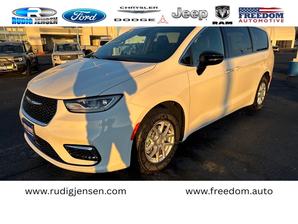 2026 Chrysler Pacifica