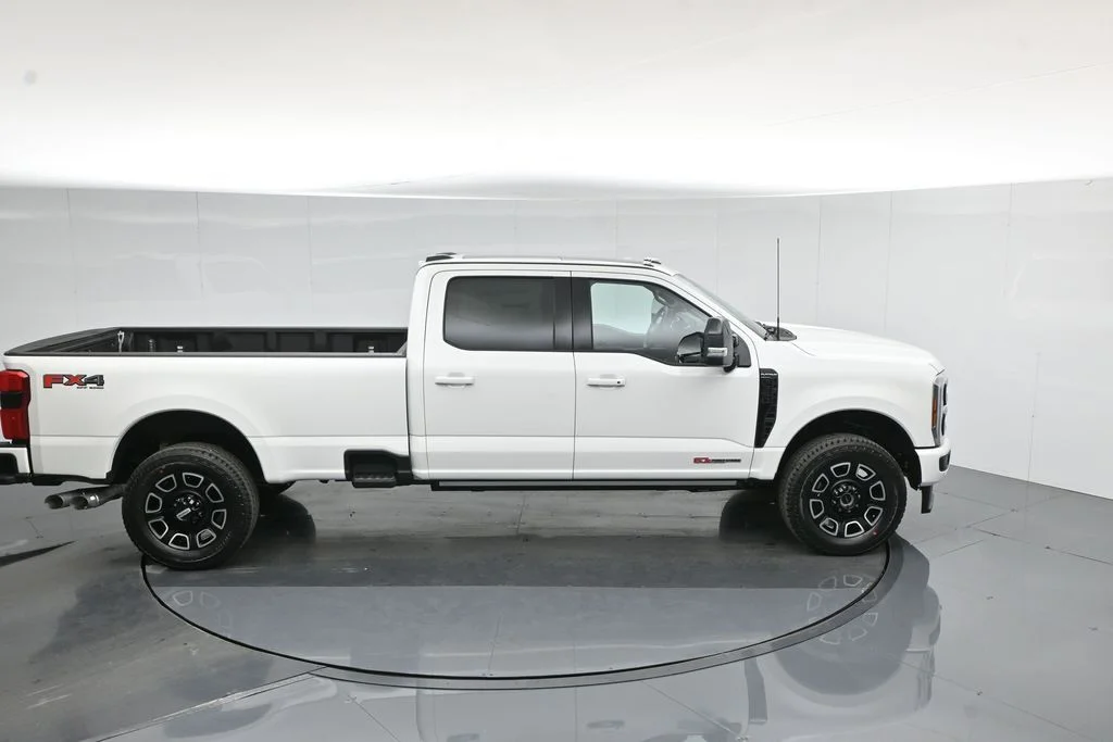 New 2026 Star White Metallic Tri-Coat Ford Platinum image 42