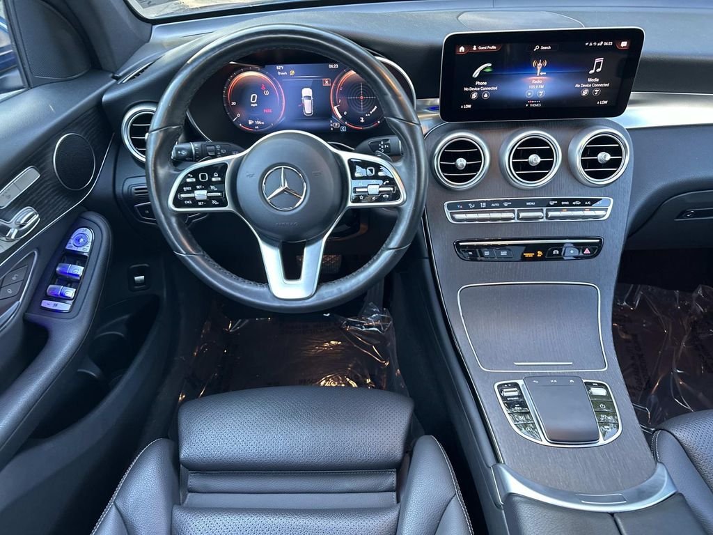 Used 2022 Blue Metallic Mercedes-Benz GLC 300 image 19