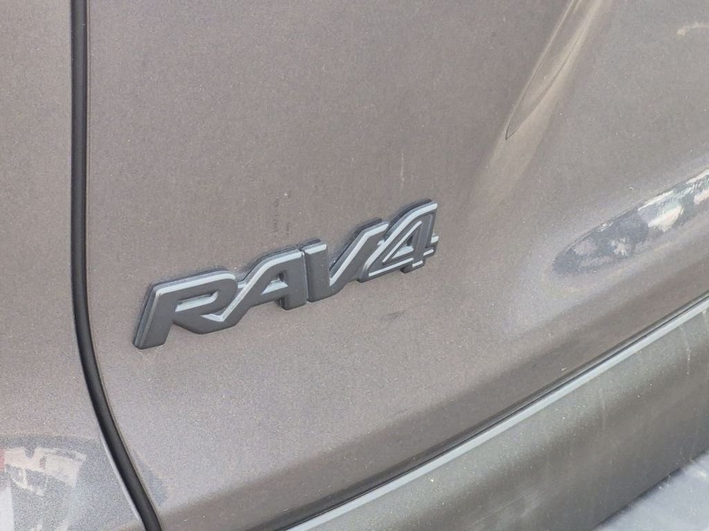Used 2022 Magnetic Gray Metallic Toyota XLE Premium image 26