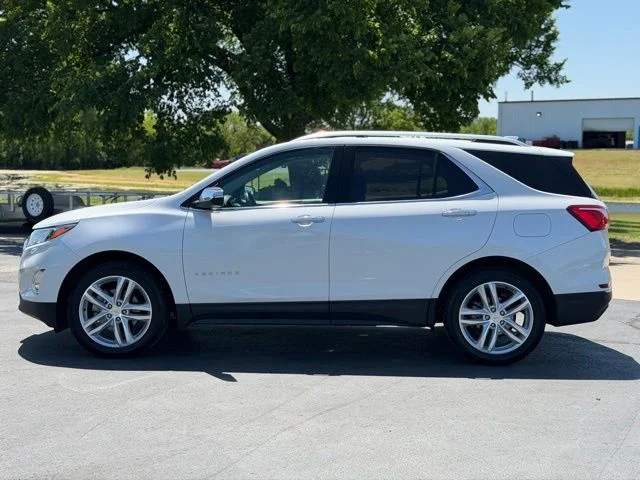 Used 2019 Beige Chevrolet Premier image 4