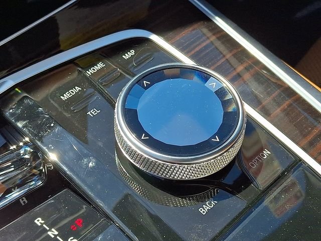 New 2026 Tanzanite Blue II Metallic BMW xDrive40i image 14