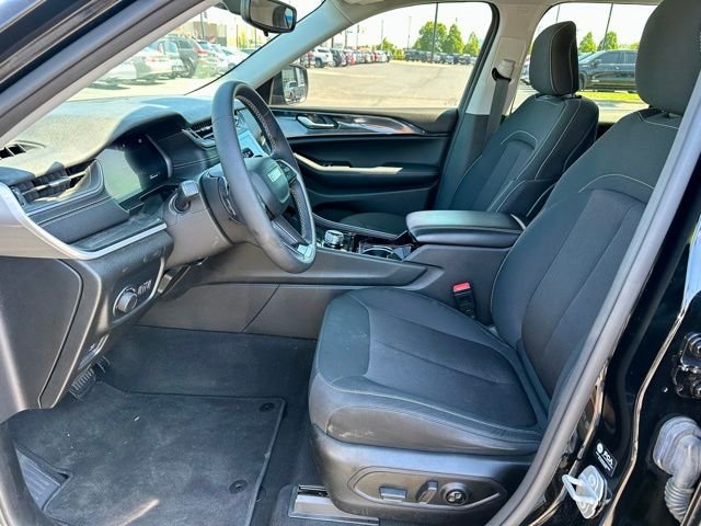 Used 2023 Black Jeep Laredo image 12