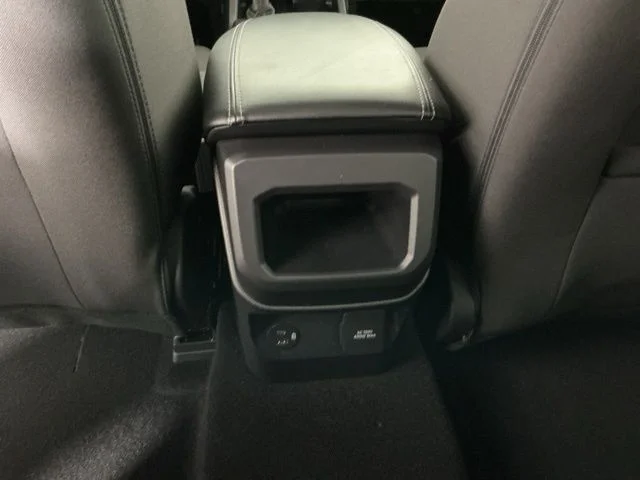 New 2025 Oxford White Ford XLT image 24