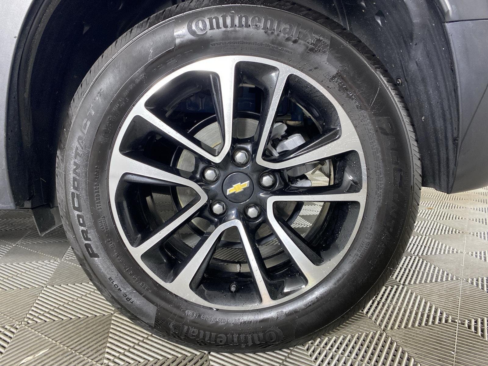 Used 2024 Fountain Blue Chevrolet LT image 9