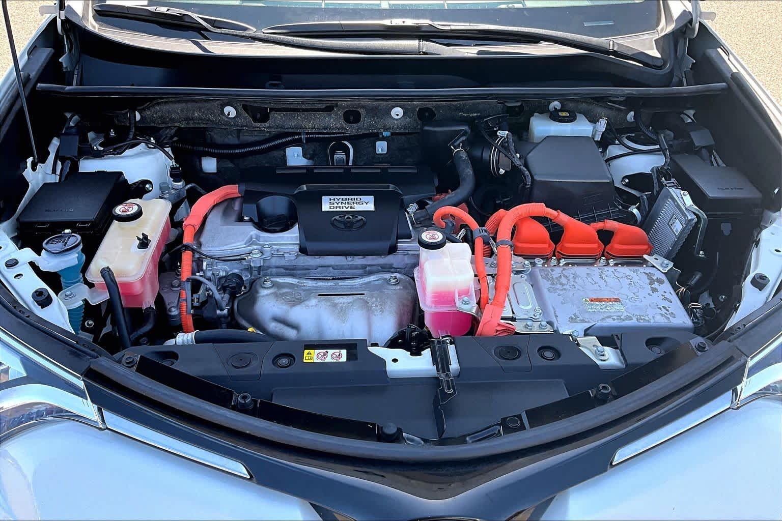 Used 2018 Blizzard Pearl Toyota Hybrid Limited image 31