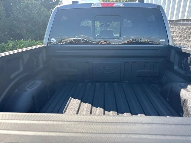 New 2026 Carbonized Gray Metallic Ford XLT image 12