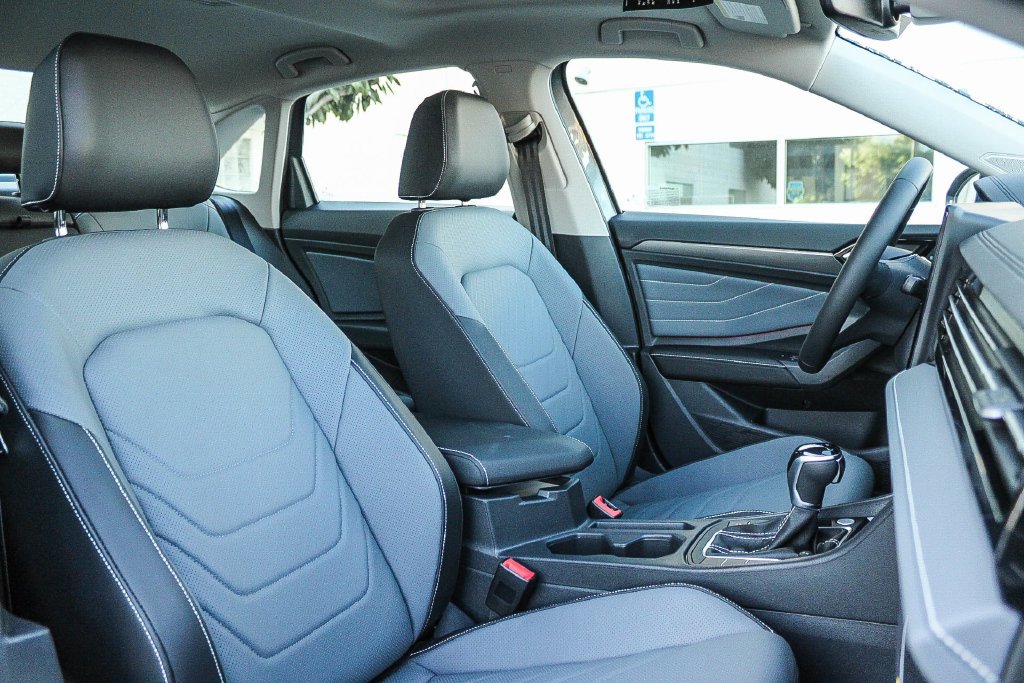 New 2027 Gray Volkswagen 1.5T SEL image 16