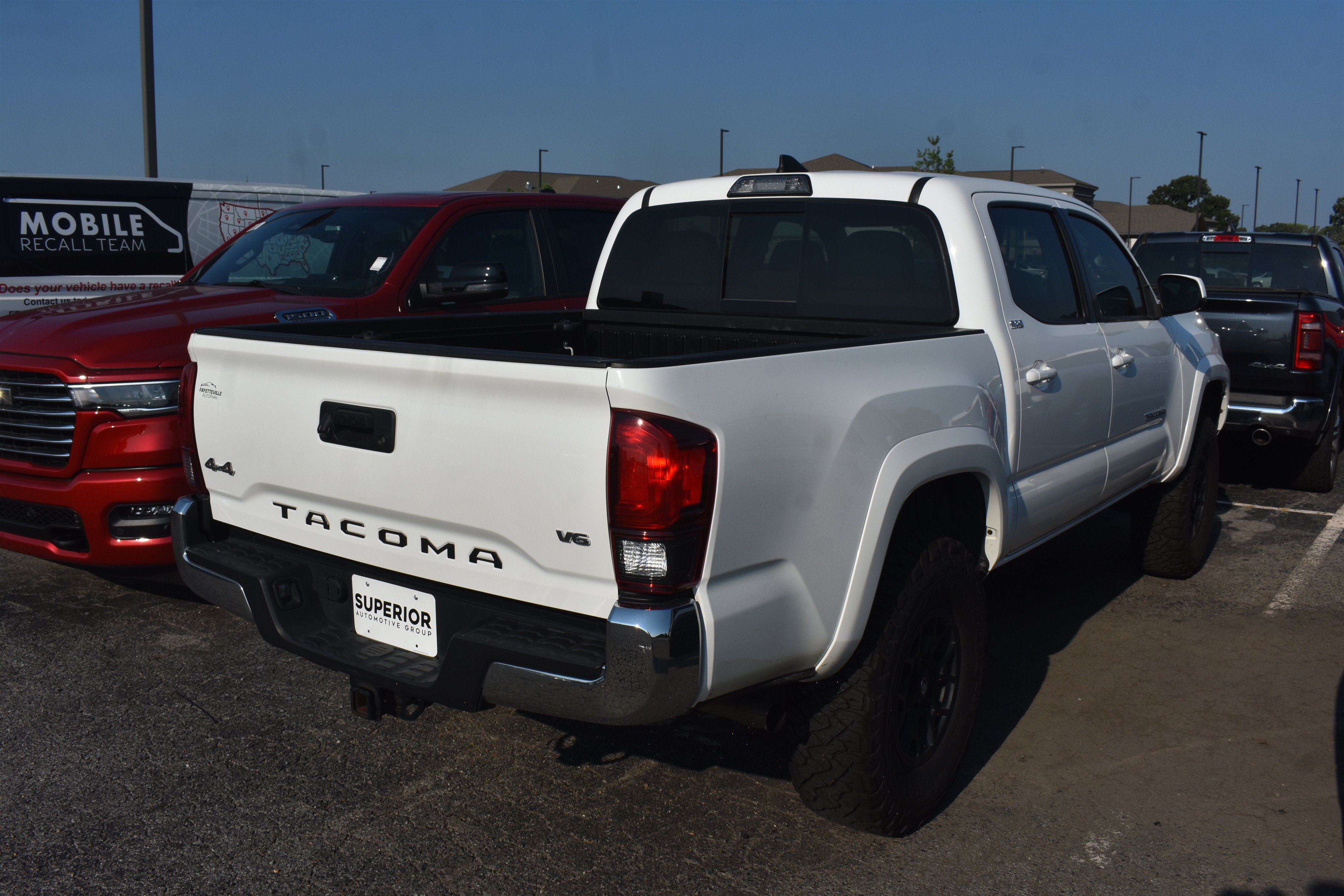 Used 2019  Toyota  image 3