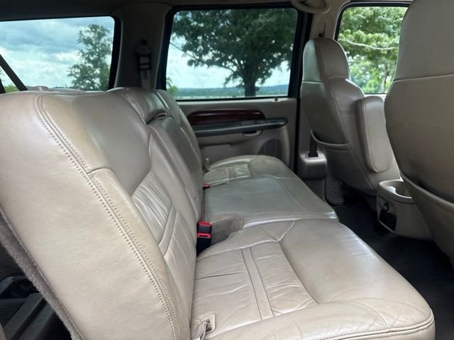 Used 2001 Green Ford Limited image 11