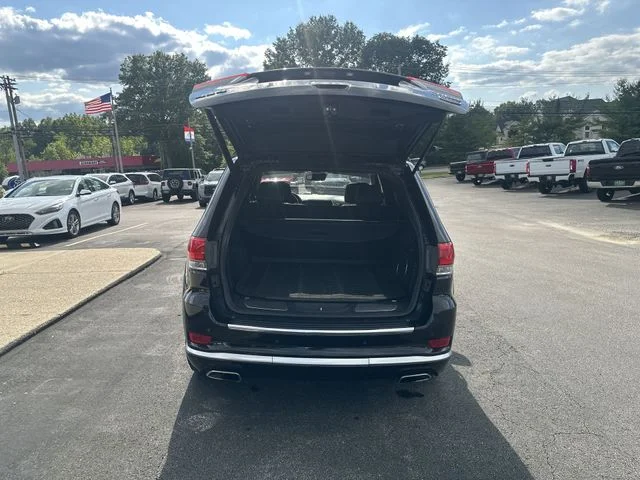Used 2017 Diamond Black Jeep Summit image 23