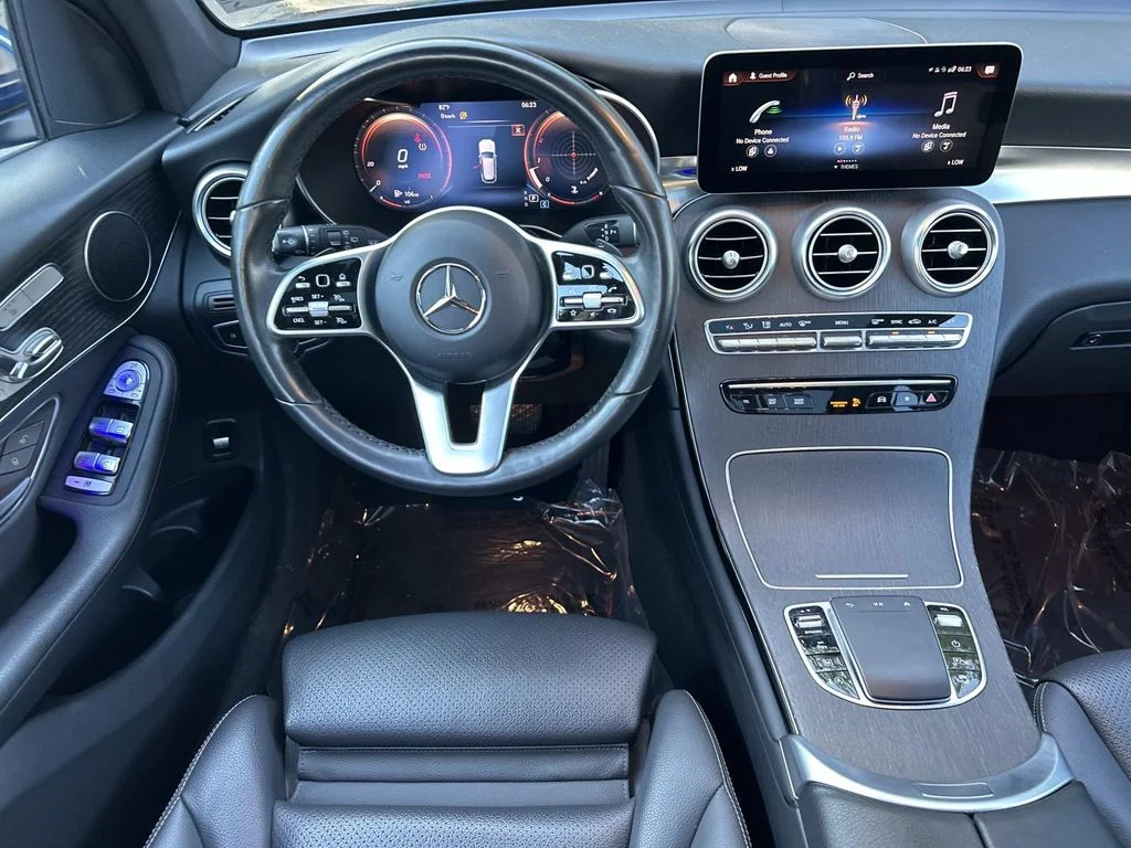 Used 2022 Blue Metallic Mercedes-Benz GLC 300 image 19