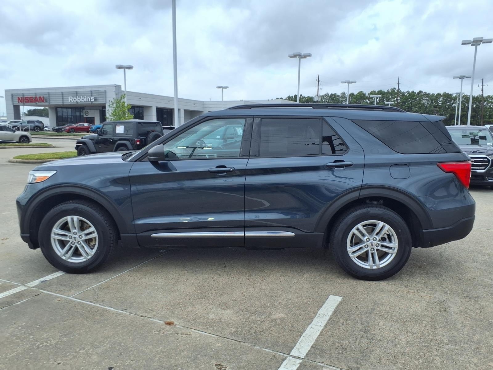 2022 Ford Explorer photo 10 of 26