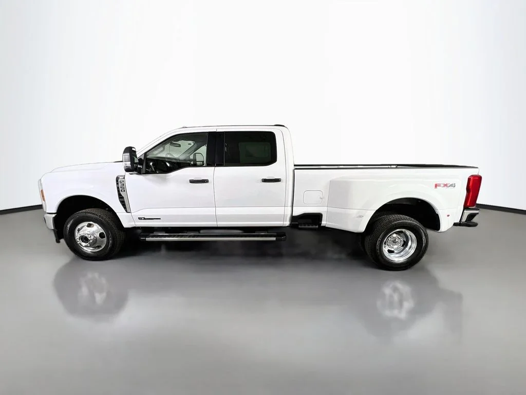 New 2026 Oxford White Ford XLT image 6