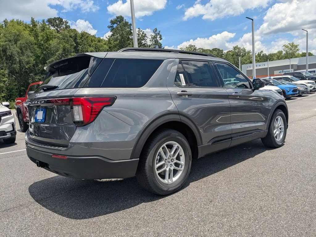 New 2026 Carbonized Gray Metallic Ford Active image 4
