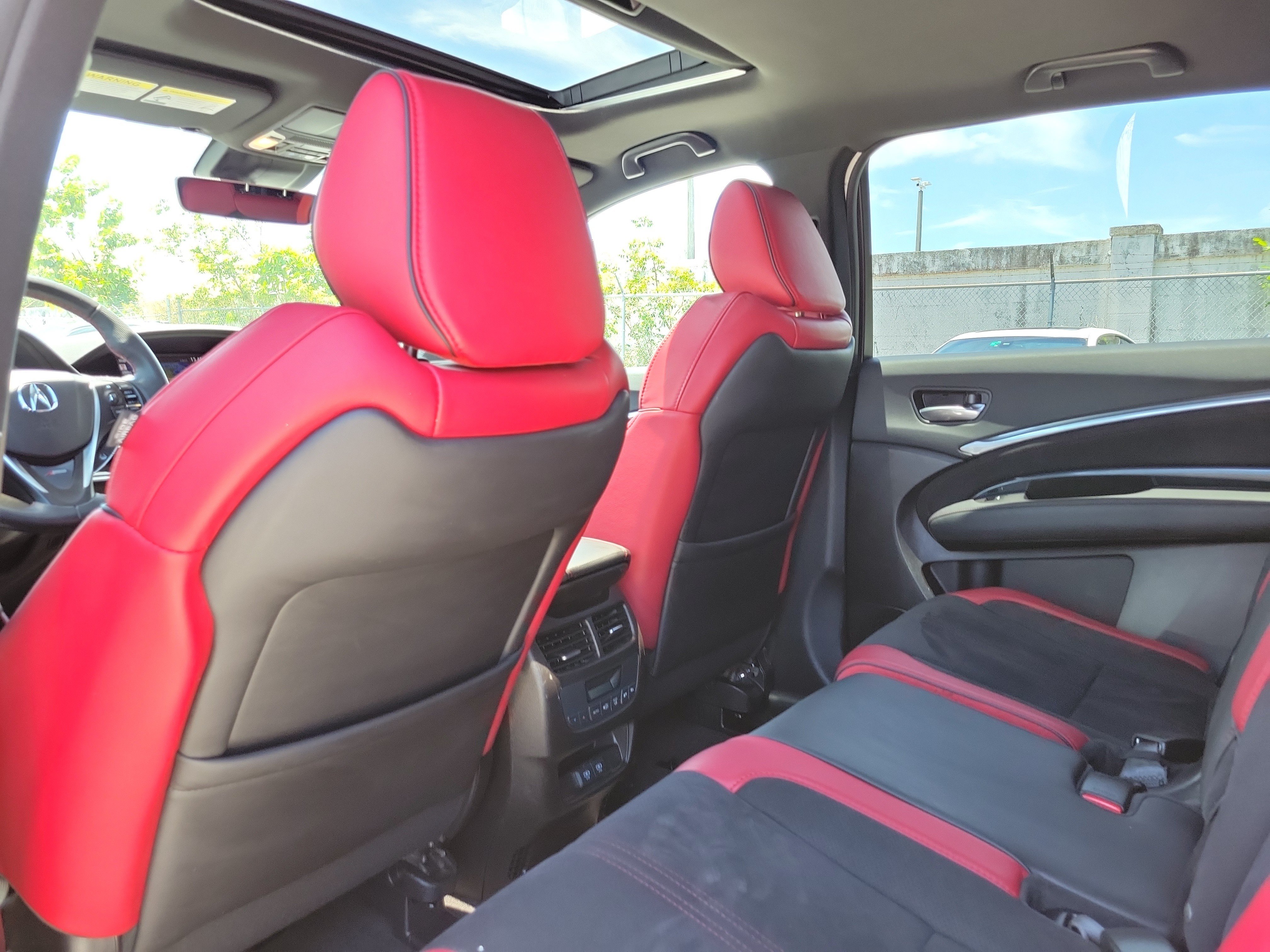 Used 2019 White Diamond Pearl Acura 3.5L Technology Pkg w/A-Spec Pkg SH-AWD image 14