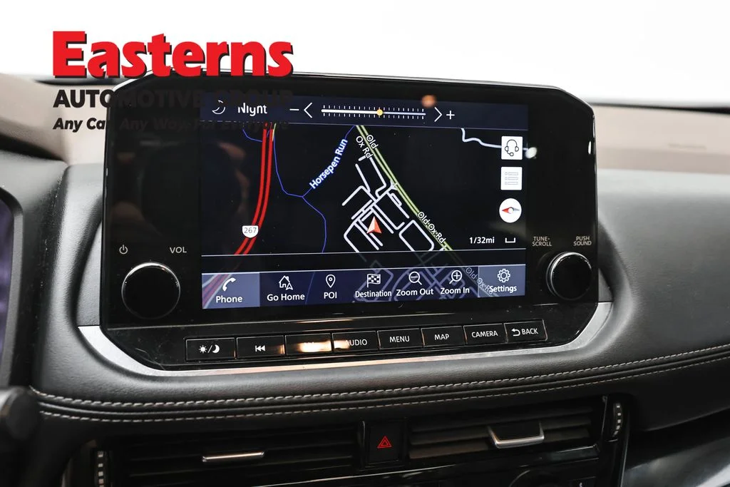 Used 2023 Gray Nissan SL image 19