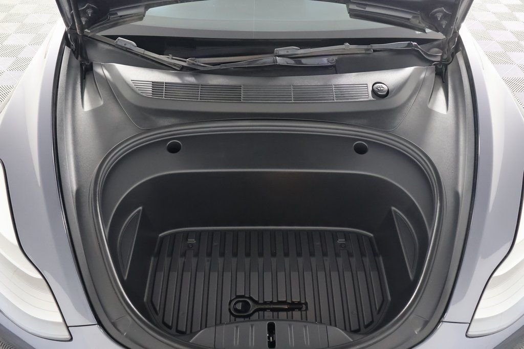 Used 2022  Tesla Base image 15