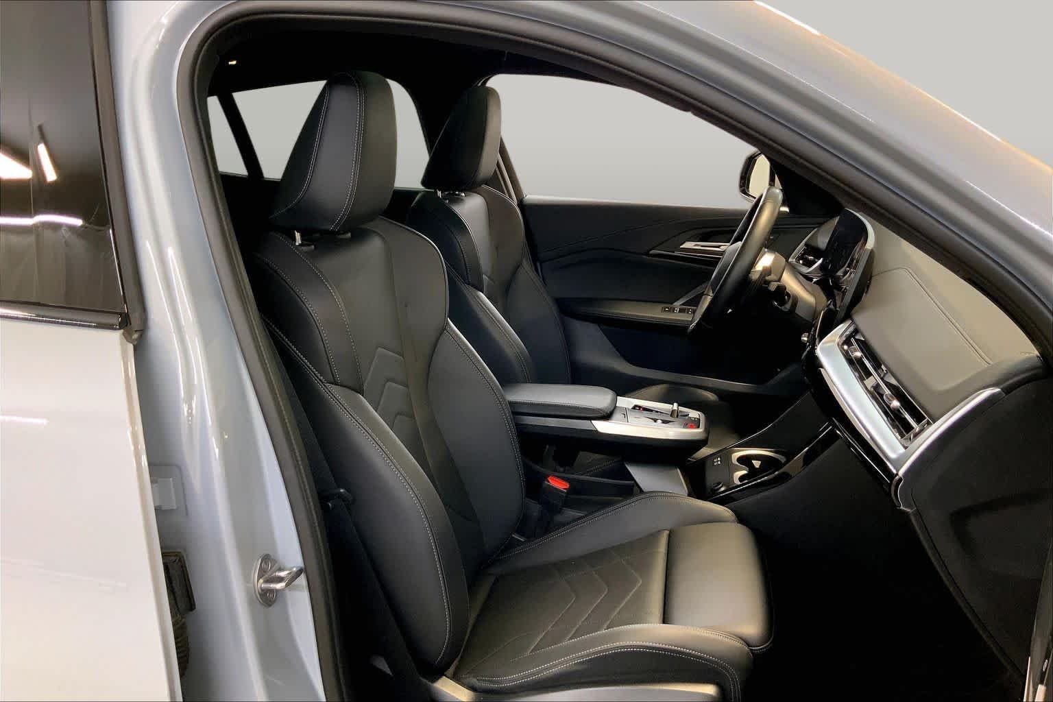 Used 2024 Brooklyn Grey Metallic BMW xDrive28i image 8