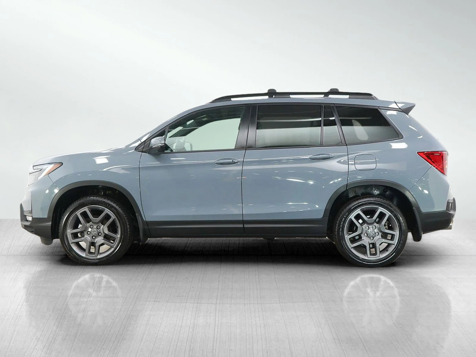 Used 2023 Honda Passport EX-L with VIN 5FNYF8H57PB026283 for sale in Burnsville, Minnesota