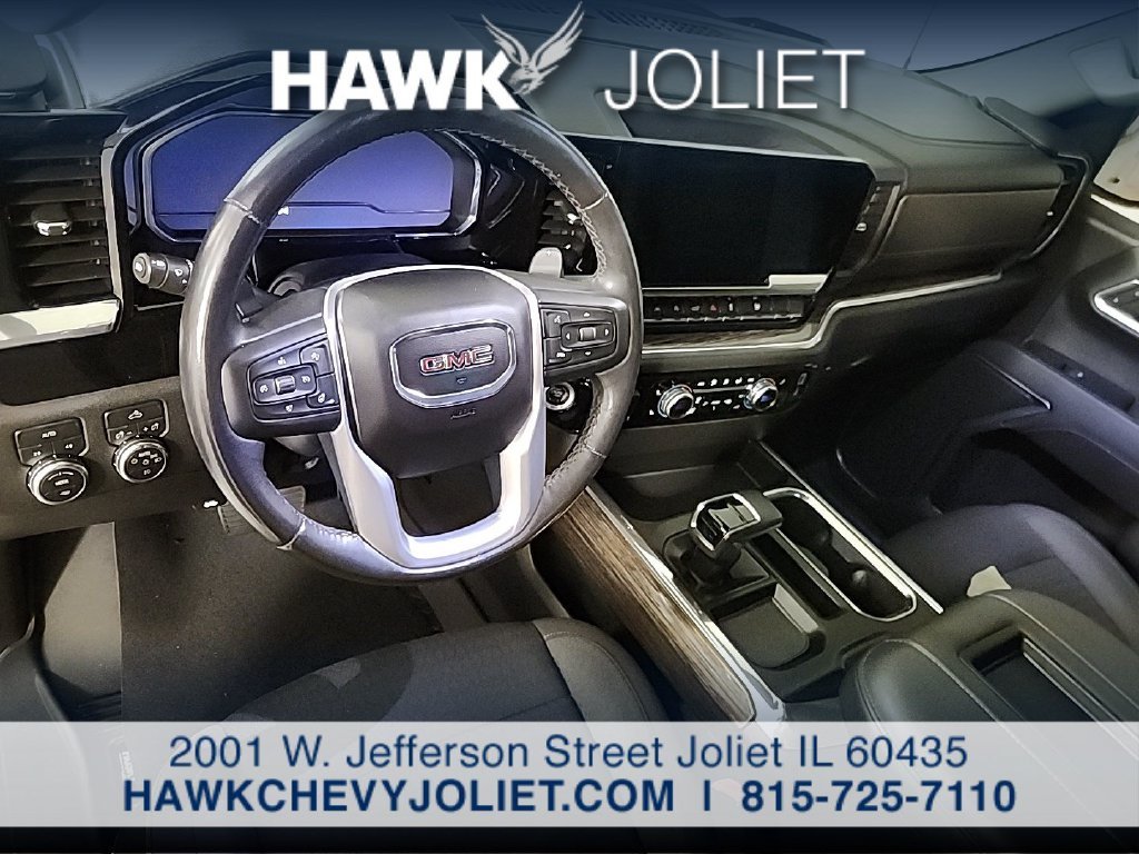 Used 2022 White GMC Elevation image 11