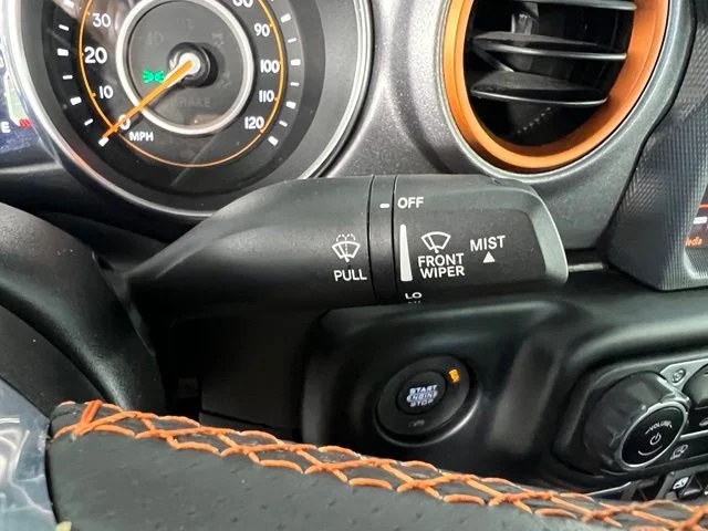 Used 2023 White Jeep Mojave image 38