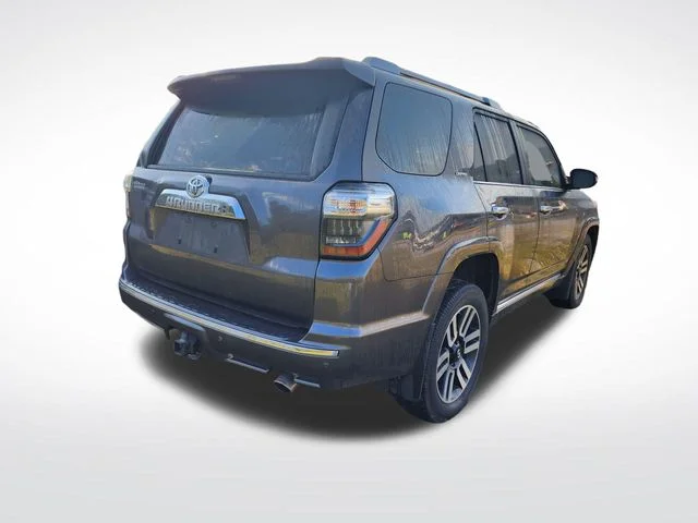 Used 2021  Toyota Limited image 2