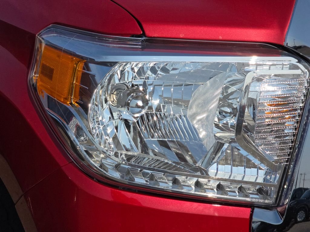 Used 2014 Red Toyota SR5 image 14